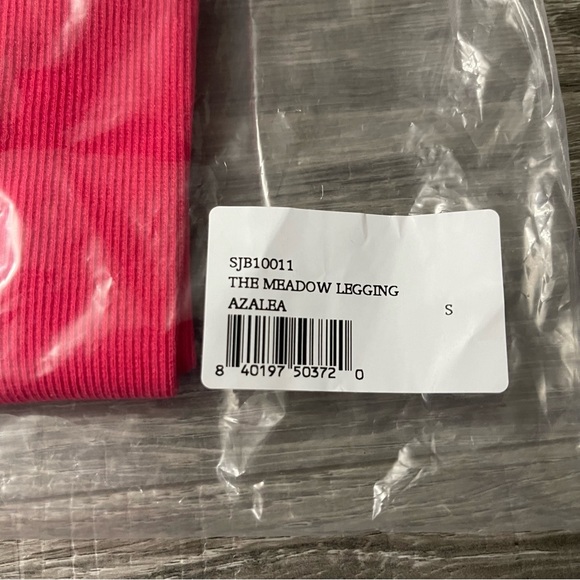 Bandier x Sincerely Jules The Meadow Legging in Azalea Coral Activewear - Picture 3 of 4